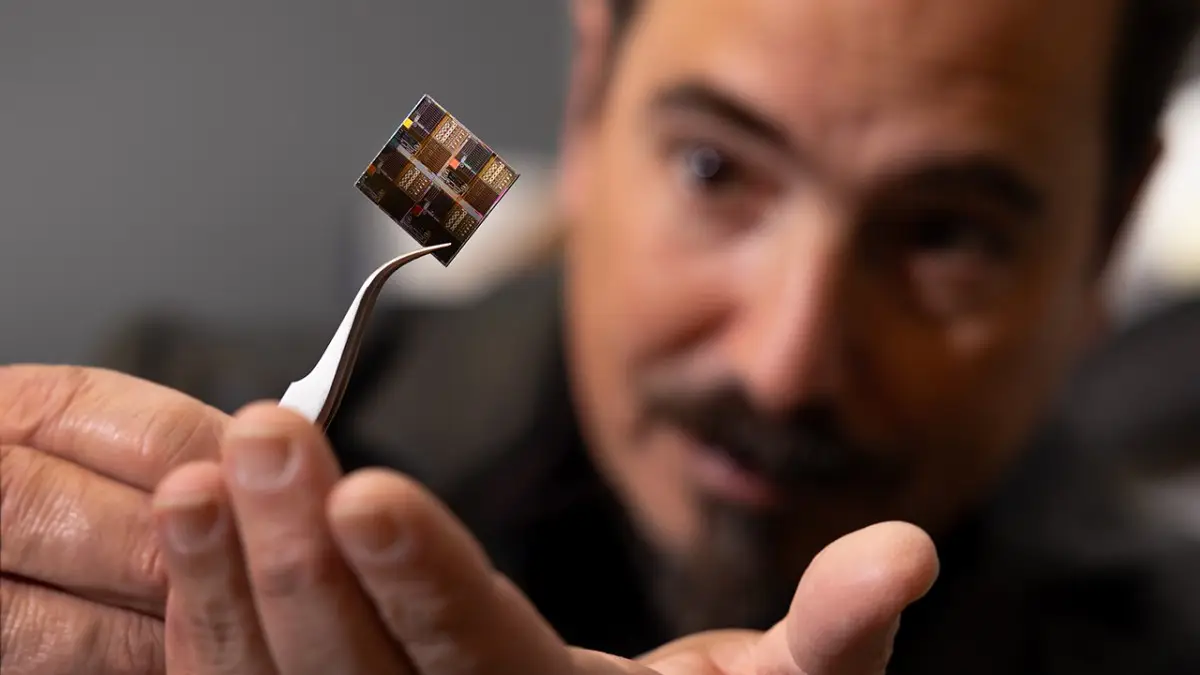 Itai Cohen, professor of physics, in his lab in the Physical Sciences Building working on Smallest Microscopic Walking Robots